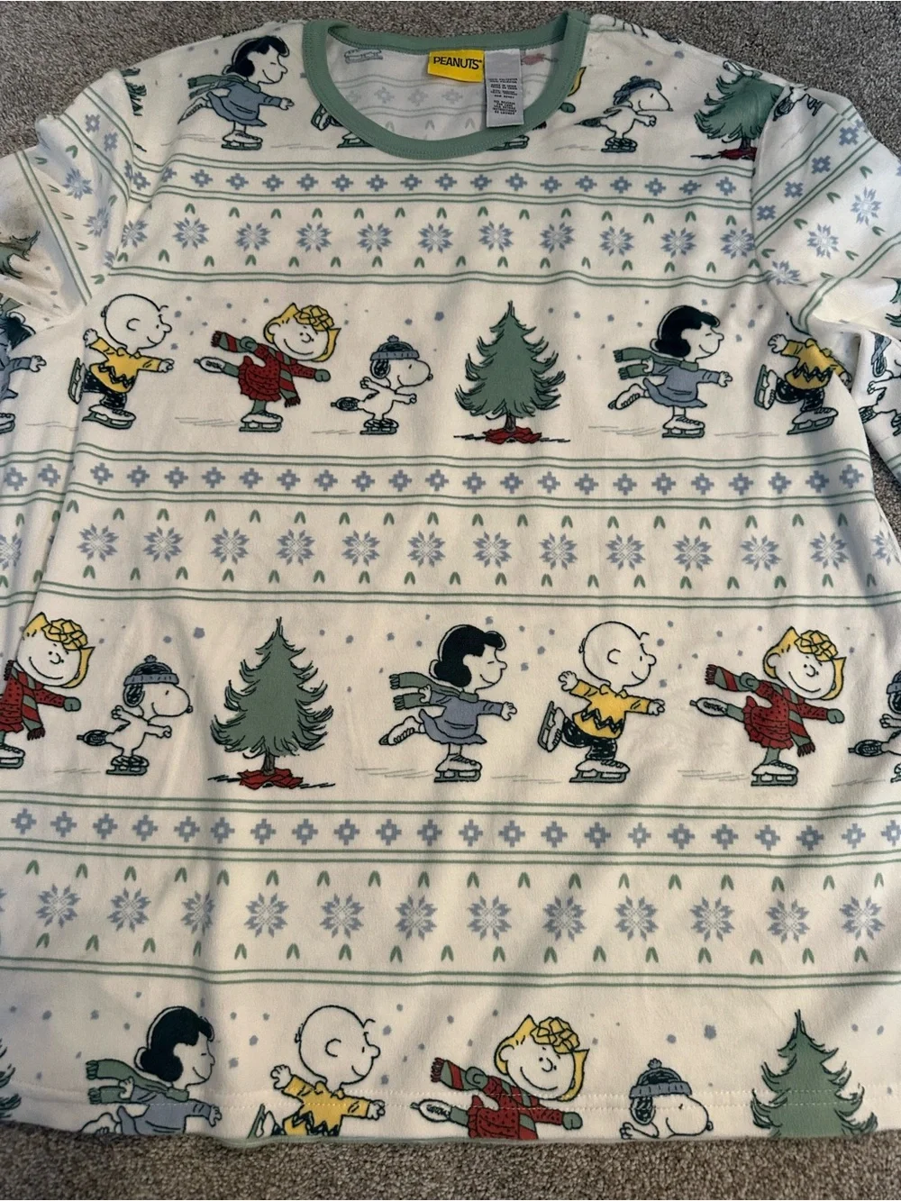 Peanuts women’s Pajama Set in White, Green & Red Size Medium NWT - Picture 3 of 8